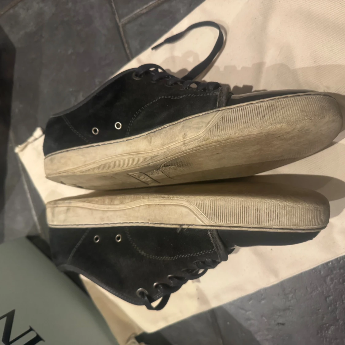 Svarta sneakers från Lanvin i skinn och mocka - 3