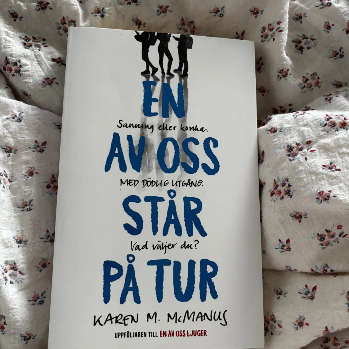 En av oss står på tur - 1