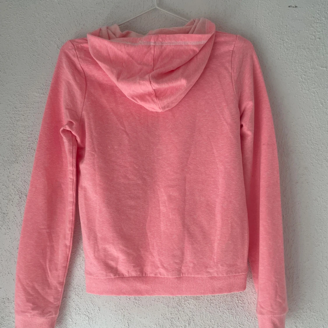 Rosa hoodie med dragkedja från H&M - 1
