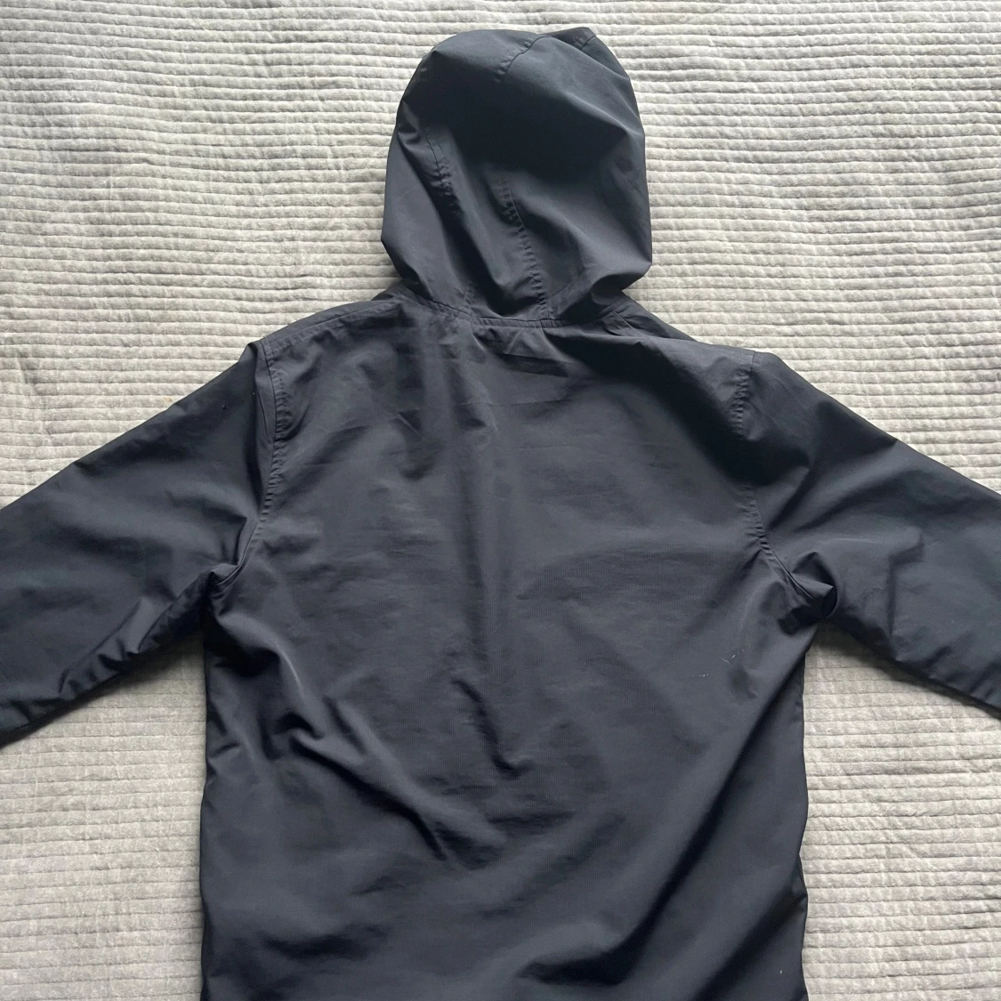 Svart vindjacka från Under Armour - 1