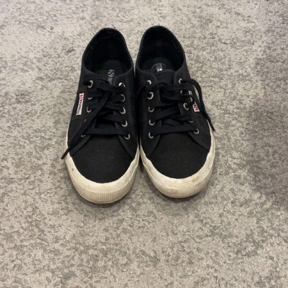 Svarta Superga sneakers strl 38 - 1
