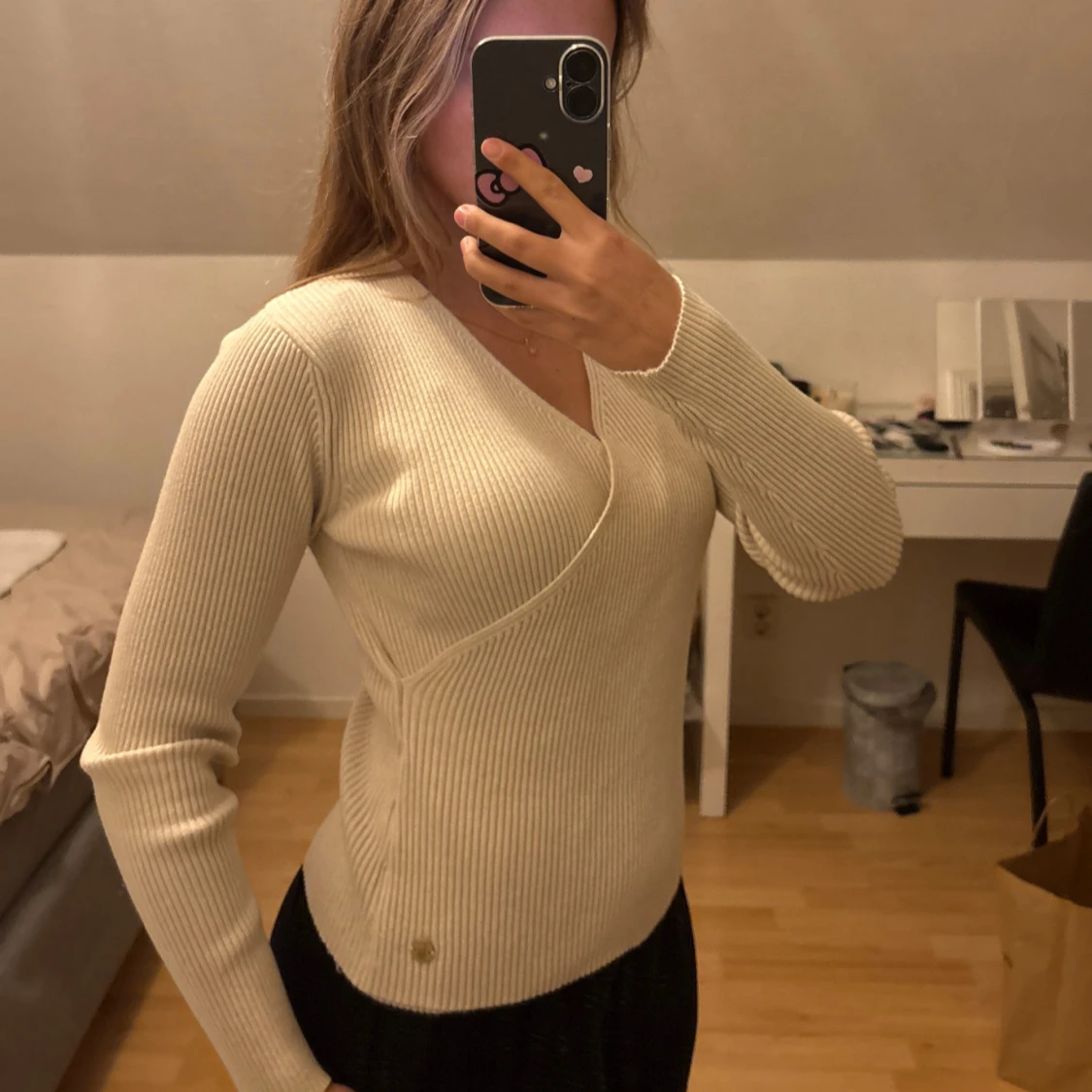 Beige omlottstickad tröja från Pernilla wahlgren - 1