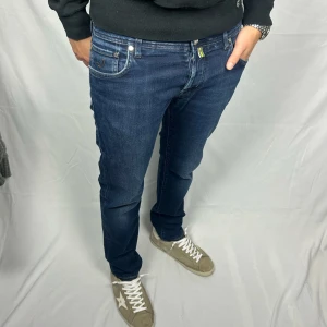 Jacob Cohën 622 - Storlek: W34( sitter mindre)  Skick: 9/10 Retail price: 4500 SEK (+) Mått 100x43 (Längd och midja i cm)