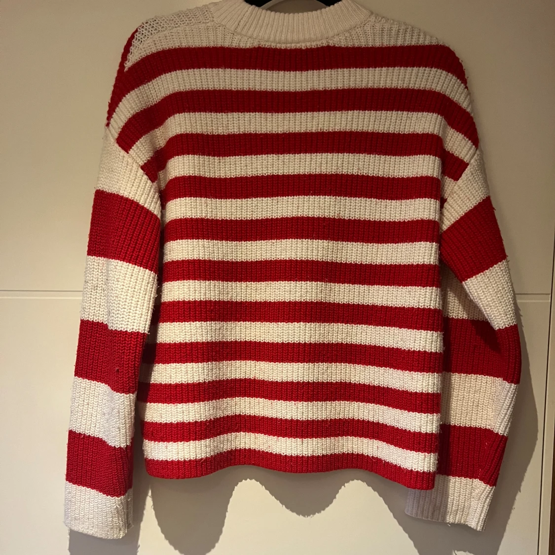 Randig stickad tröja från Monki - 1