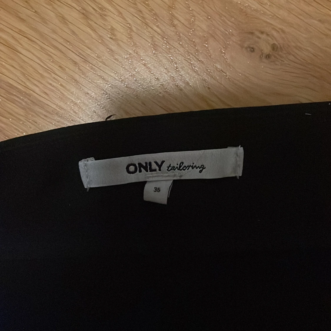 Svarta kostymbyxor från ONLY, strl 36 - 1
