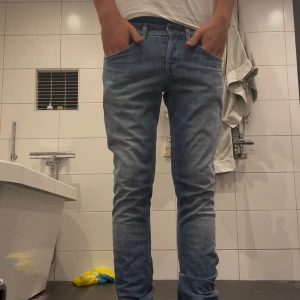 Dondup jeans George  - Storlek 31, passar bättre 30. Mycket fint skick 