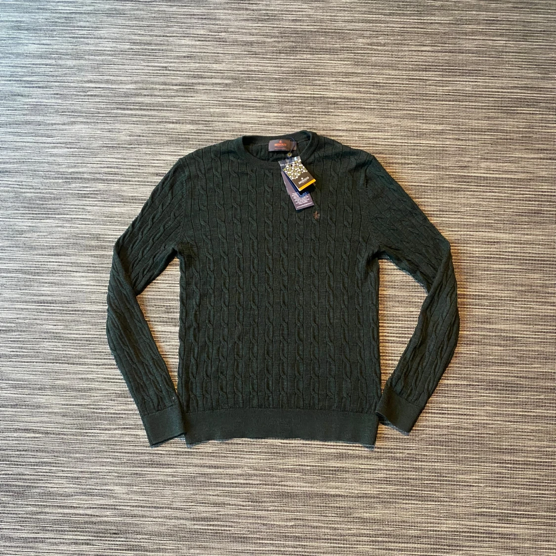 Grön kabelstickad tröja Morris M med tags