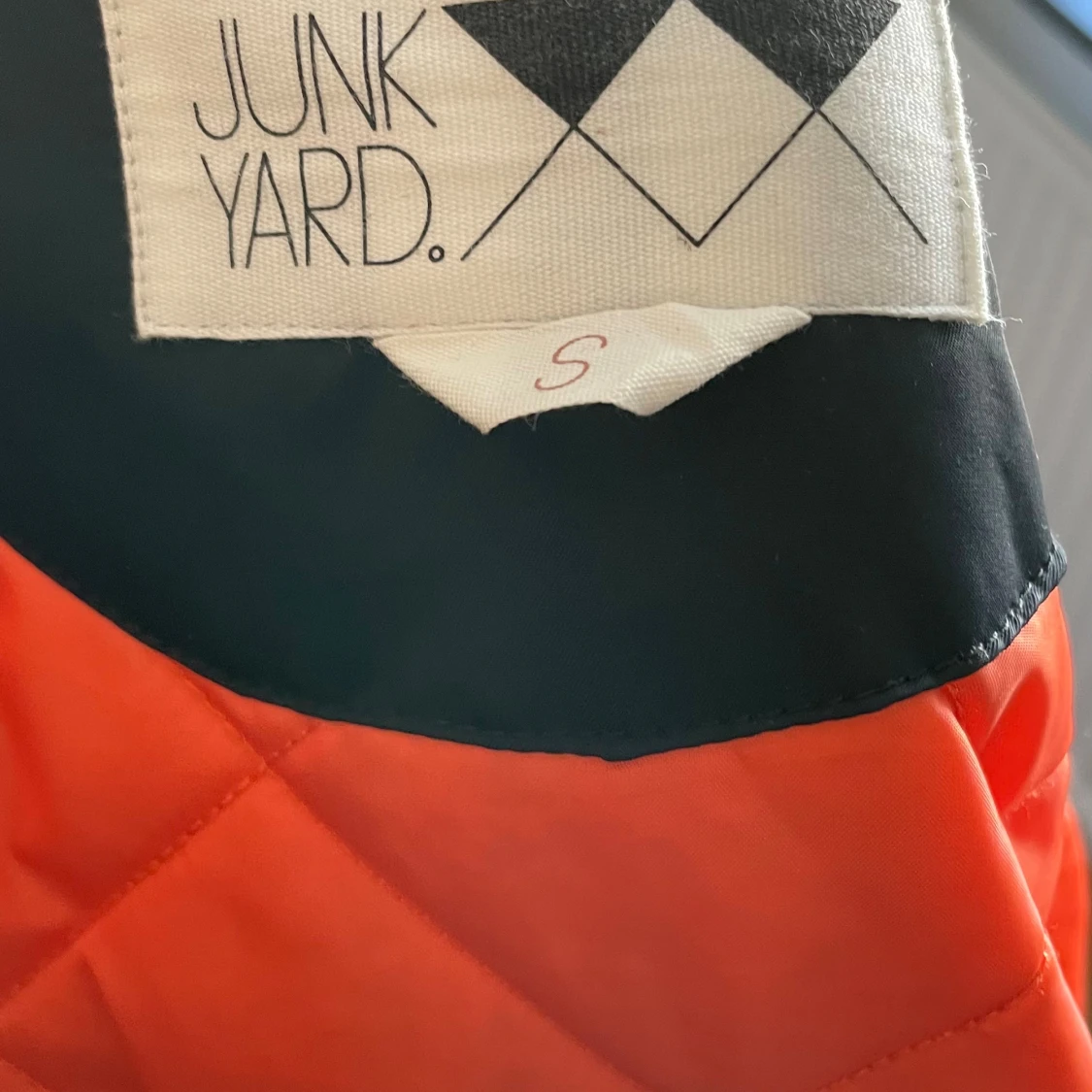 Svart bomberjacka från Junkyard  - 2