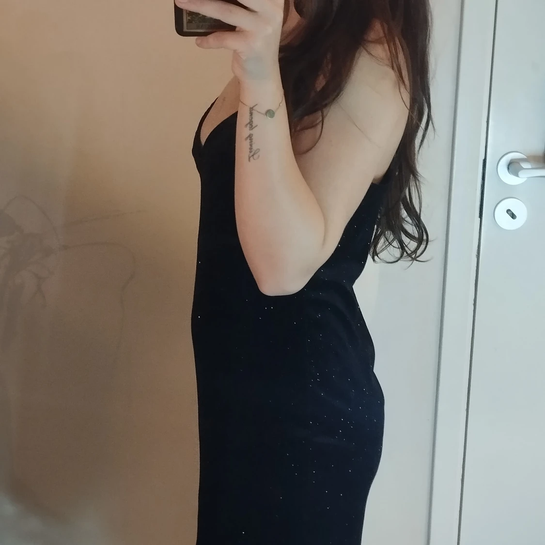 Svart glittrig kort klänning - 2