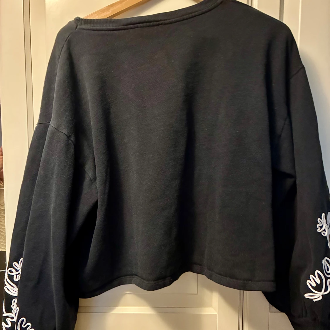 Svart croppad tröja från Zara XL - 3