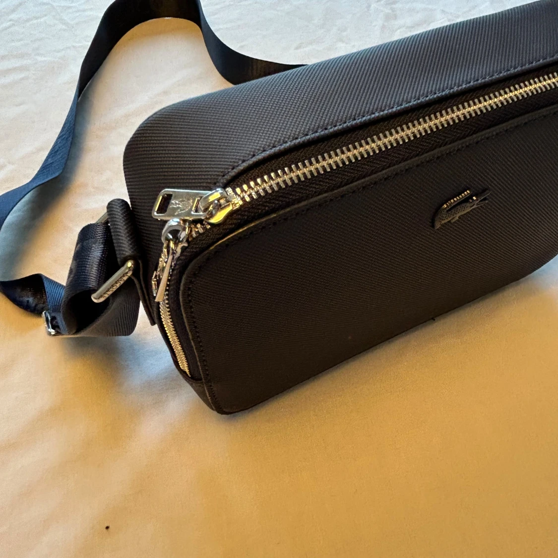 Svart axelväska  Lacoste - 1