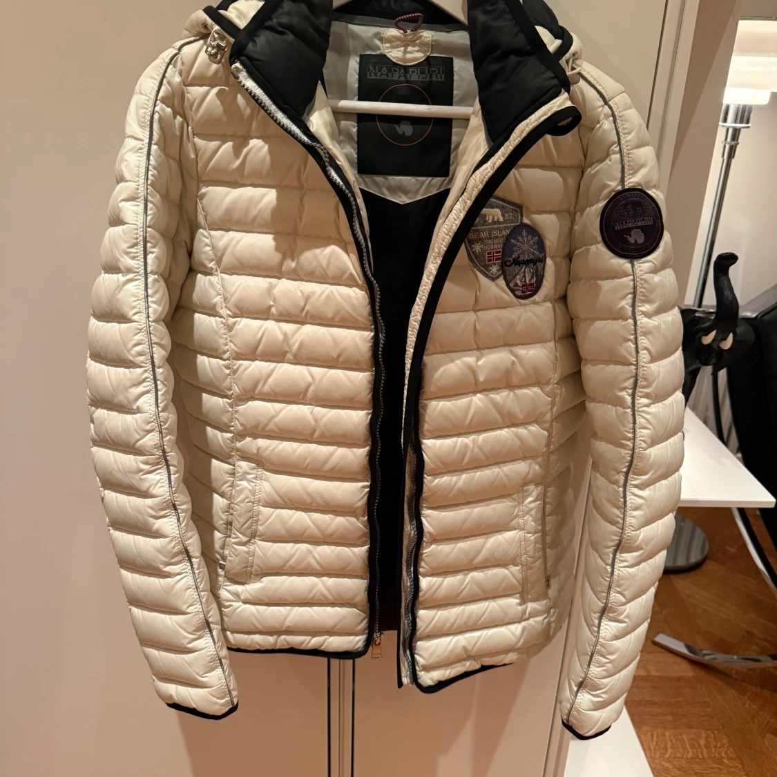 Vit dunjacka från Napapijri - 2