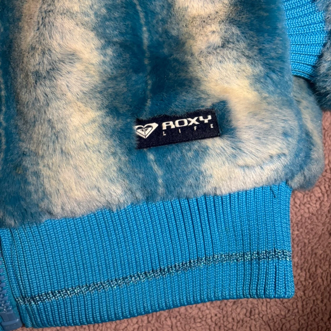 Blå-vit pälsjacka från Roxy - 3