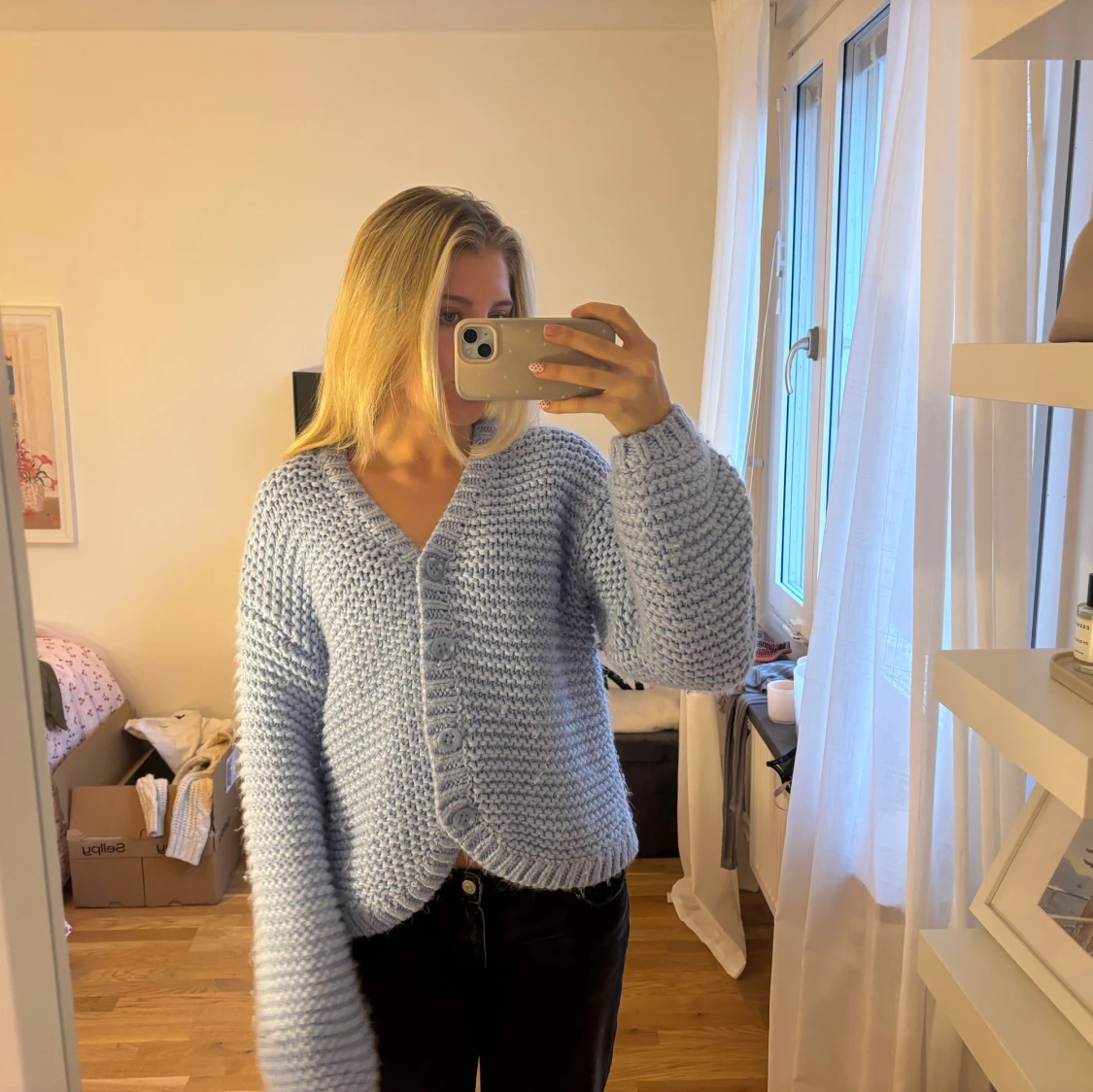 Ljusblå stickad kofta med knappar - 1