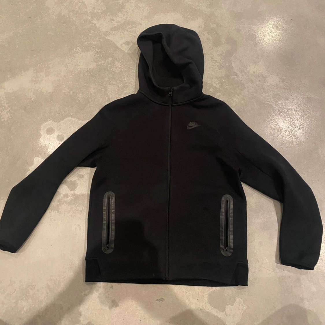 Svart Nike tech fleece  - 1