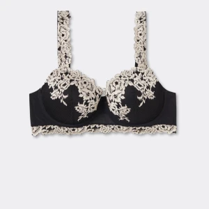 Intimissimi bh❤️‍🔥❤️‍🔥 - Säljer denna supersnygga svarta Intimissimi bh i storlek 70B🥰 Knappt använd då den ej kommer till användning!!