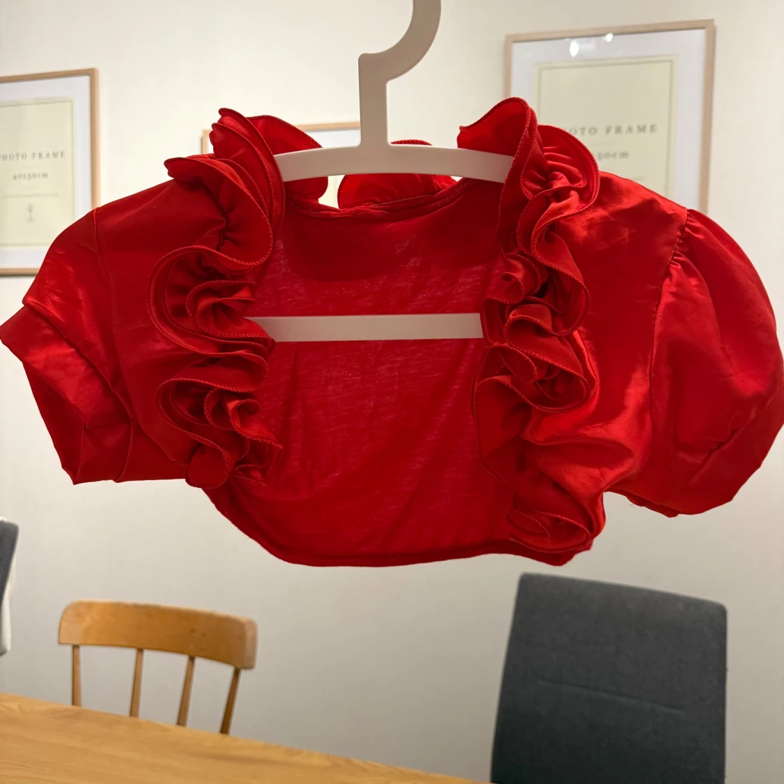 Röd bolero med volanger - 1