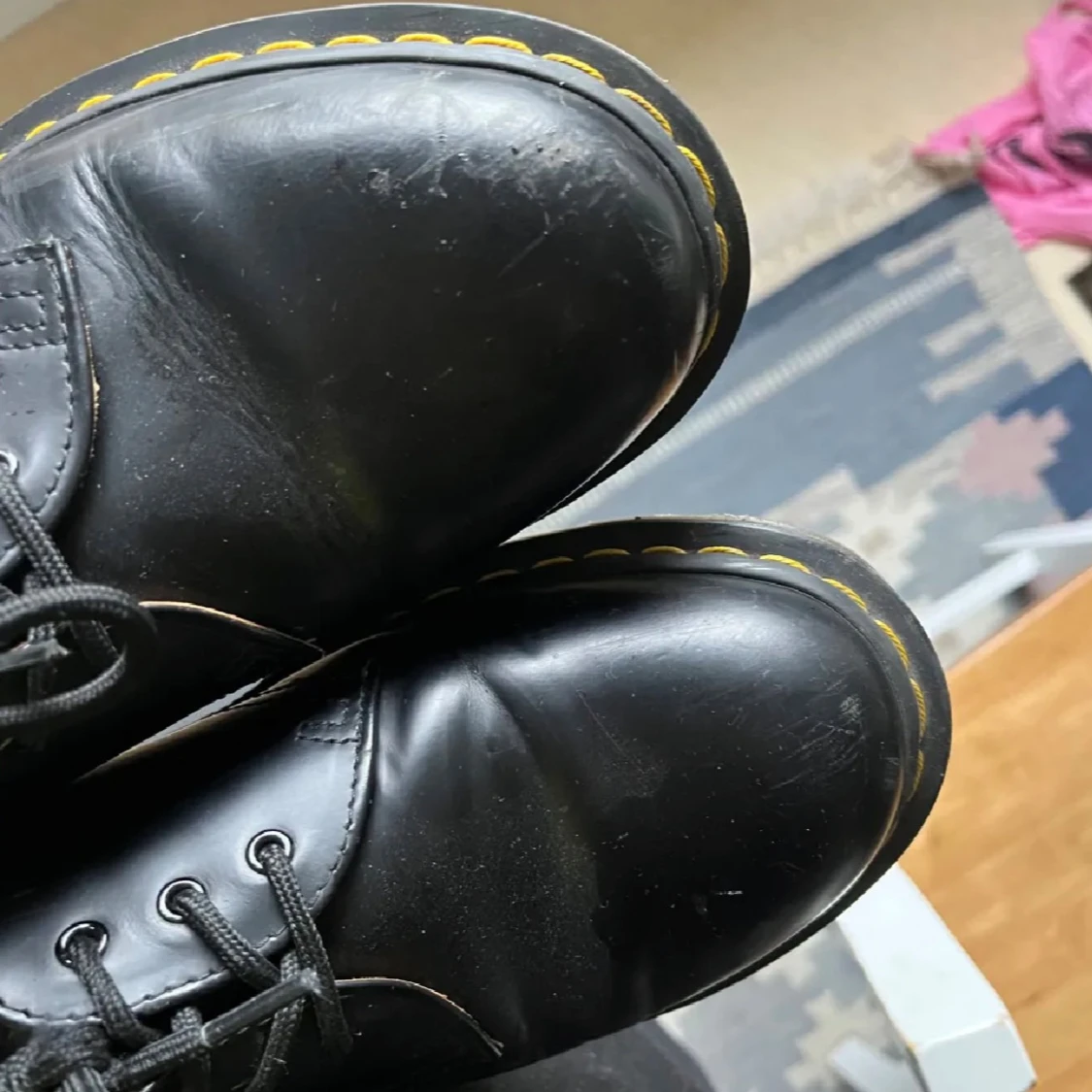 Dr. Martens  - 2