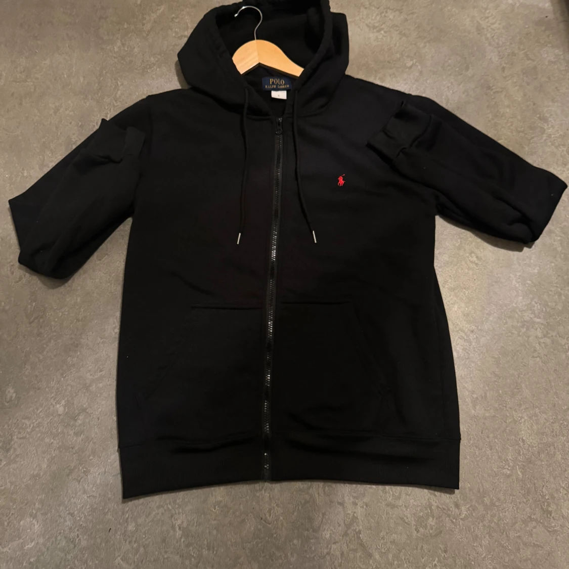 Svart hoodie från Polo Ralph Lauren - 2