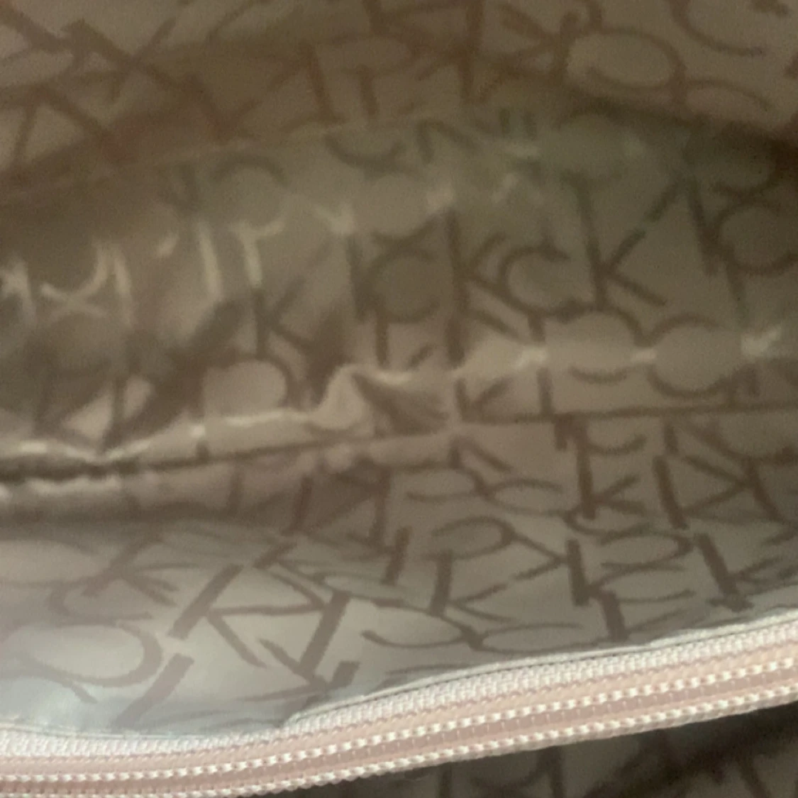 Brun handväska från Calvin Klein - 3