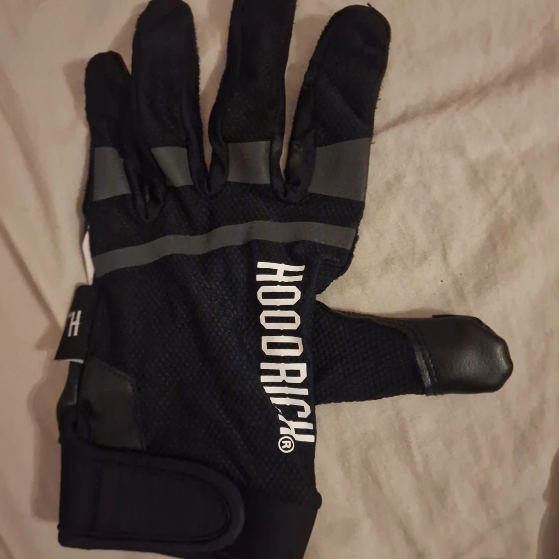 Svarta Hoodrich handskar - 1