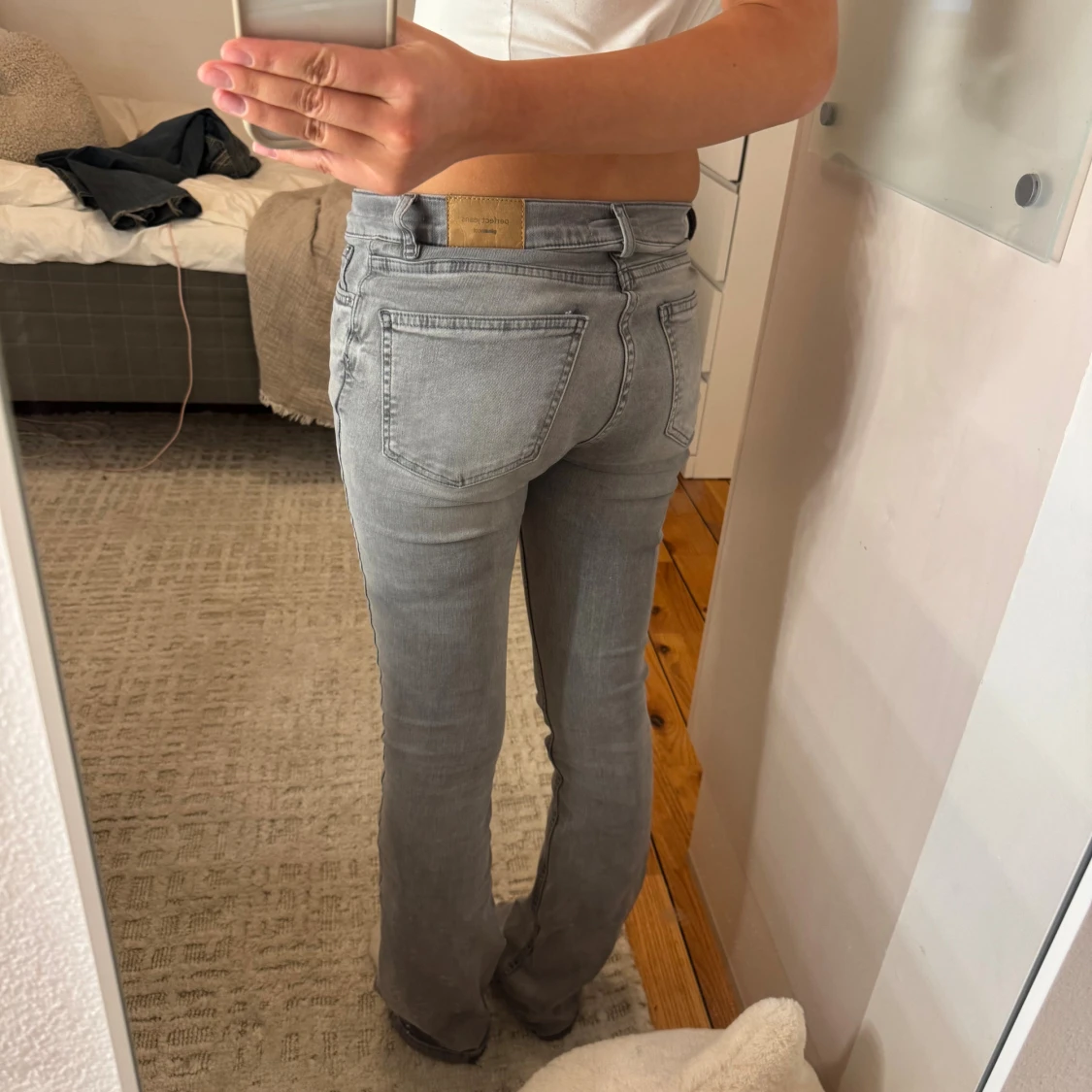 Grå bootcut jeans - 2
