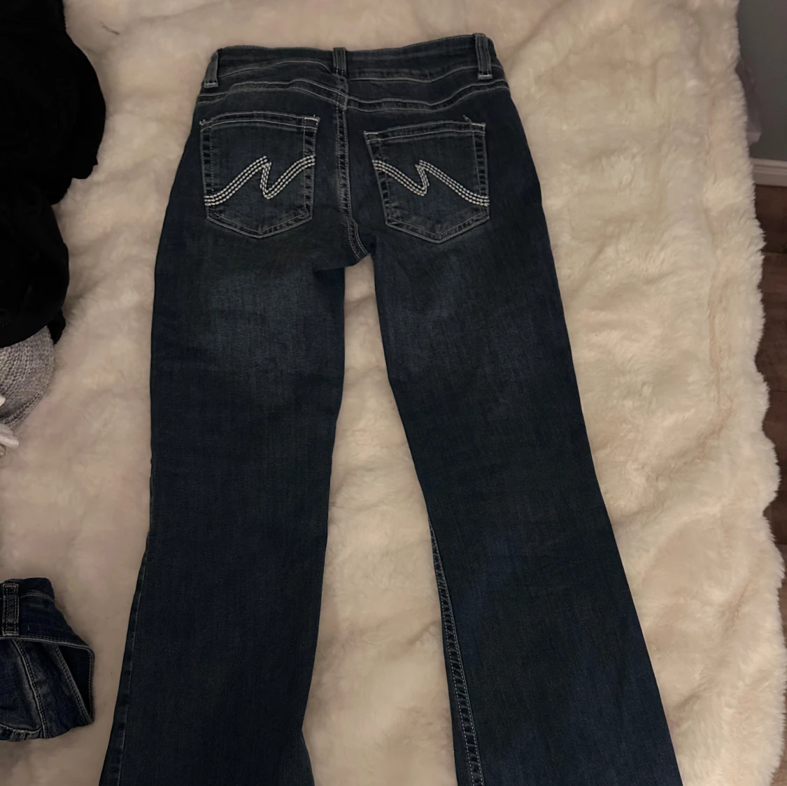 Blå bootcut jeans från Nelly - 2