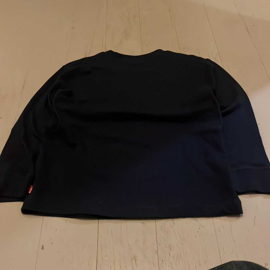 Svart långärmad tröja från Levi's - 4