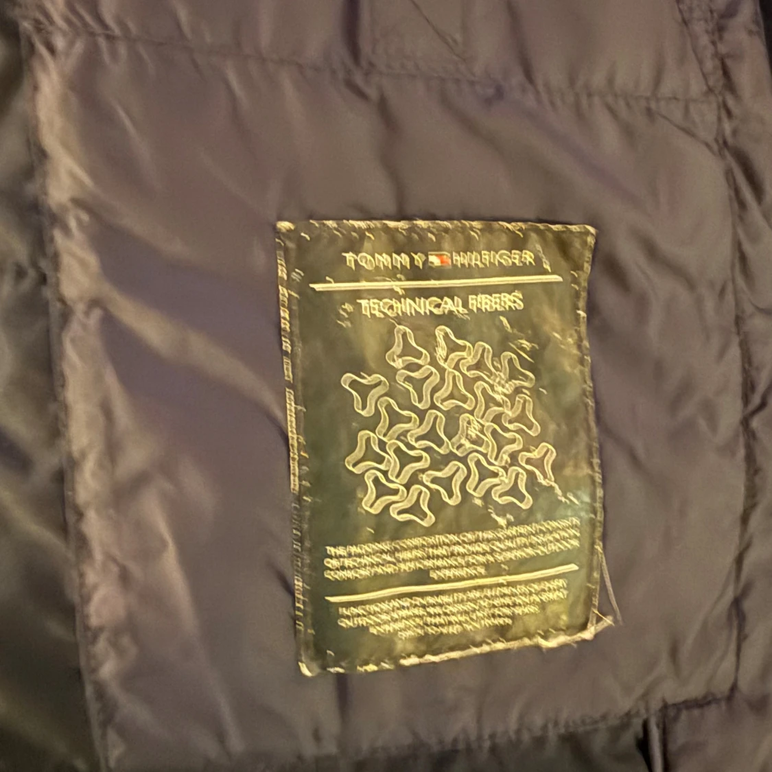 Mörkblå pufferjacka Tommy Hilfiger - 1