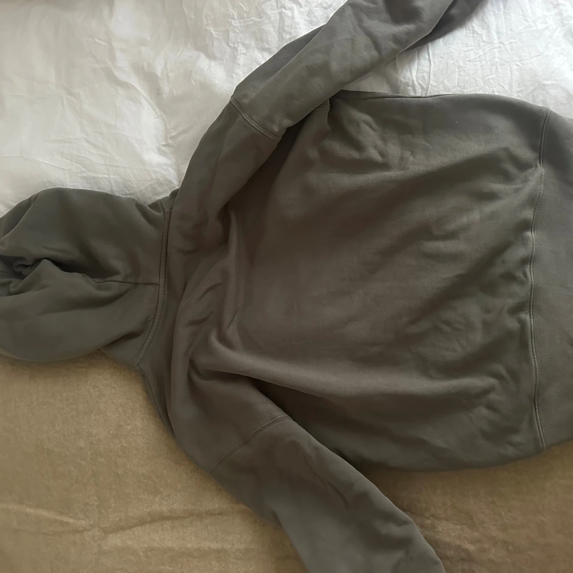 Grå hoodie från Anine Bing - 4