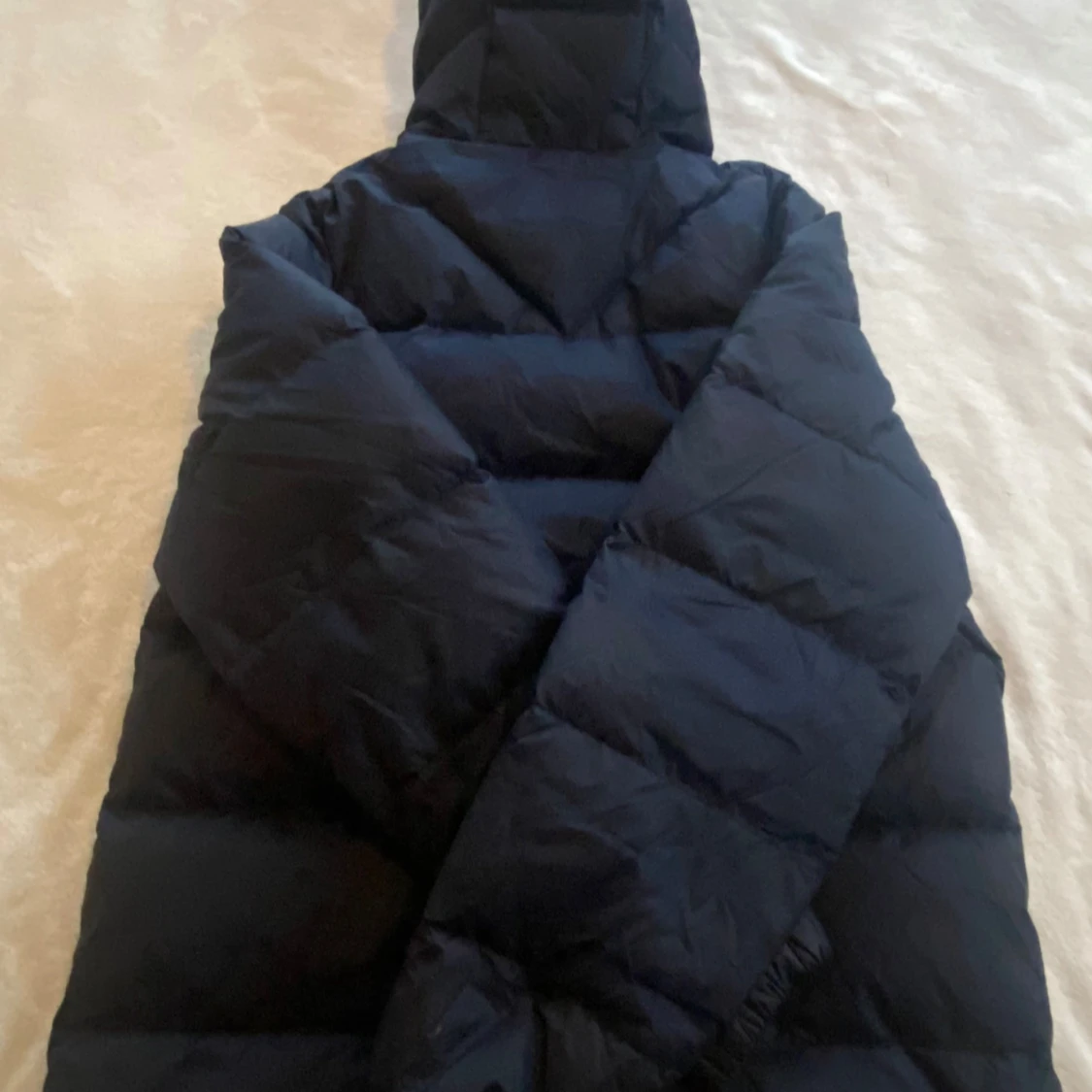 Mörkblå pufferjacka från Neomondo