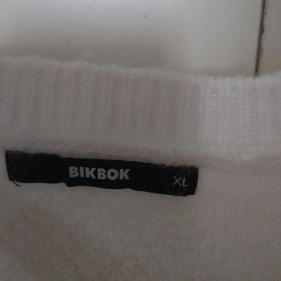 Vit stickad tröja från BikBok XL - 2