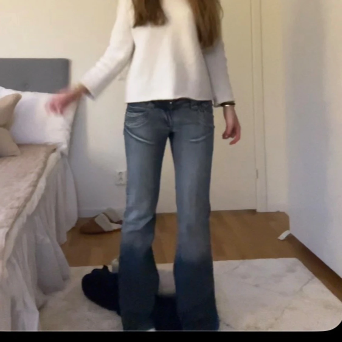 Lågmidjade utsvängda jeans