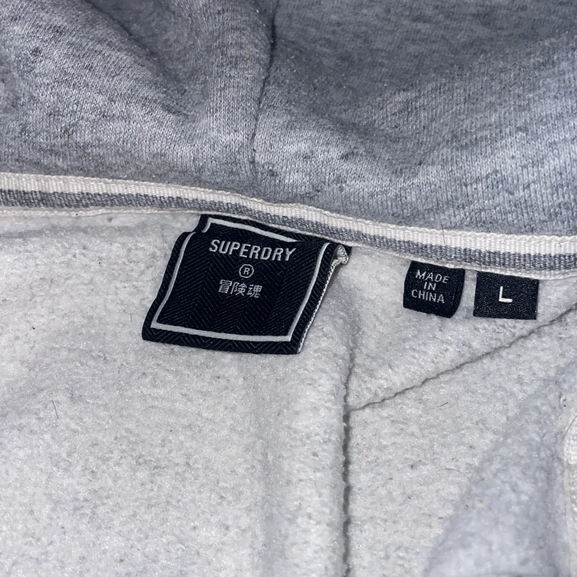 Grå hoodie från Superdry med dragkedja - 3