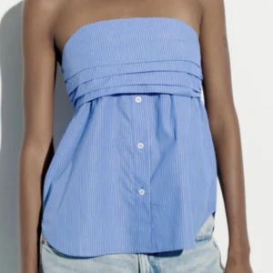 Blå randig bandeau tubtopp Zara strl xs - Blå randig bandeau tubtopp Zara strl xs💙🤍