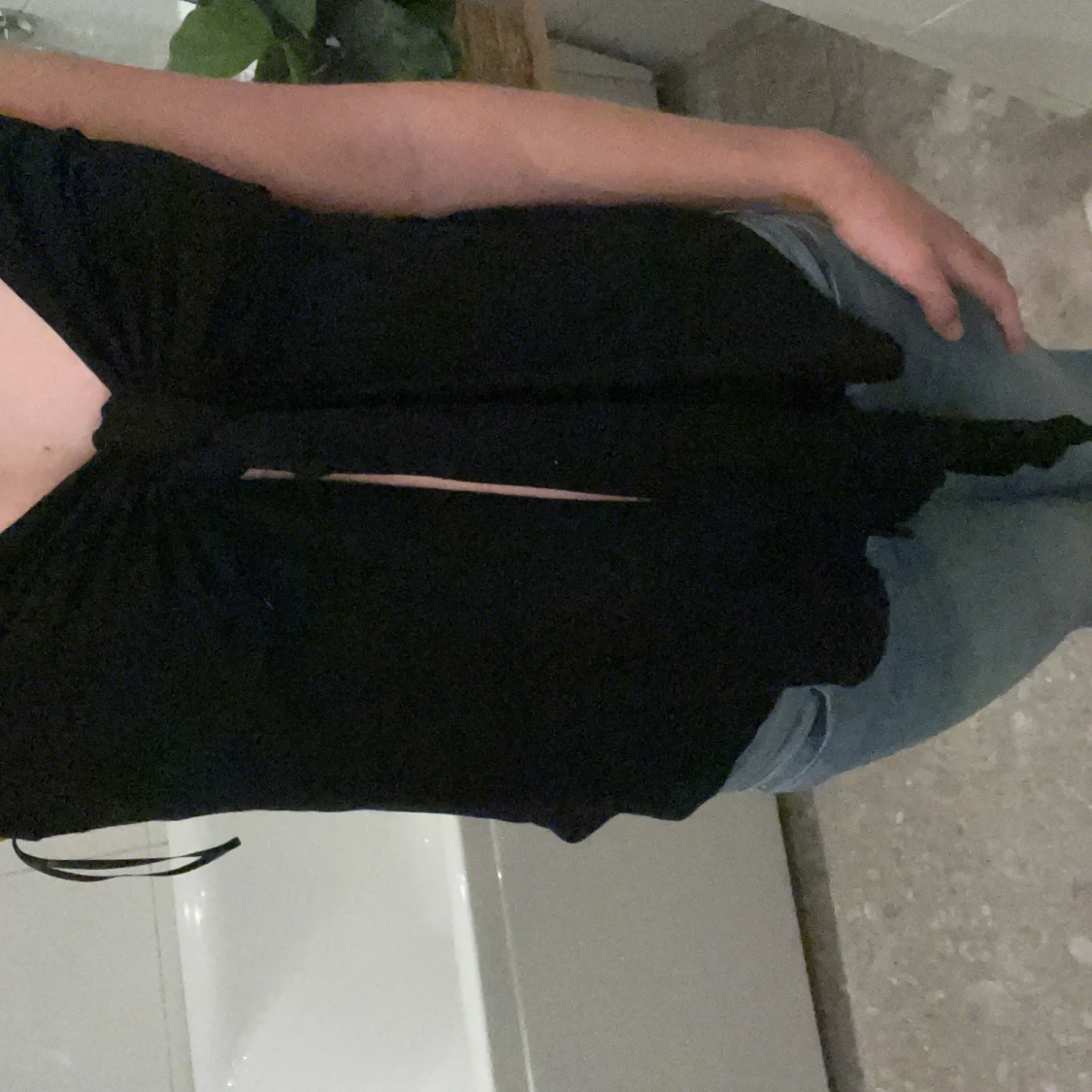 Svart linnetopp från Gina Tricot - 1