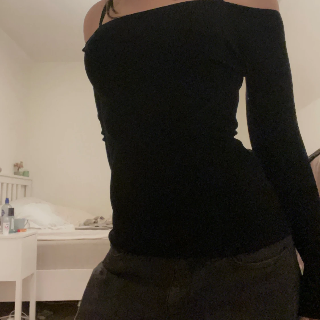 skitsnygg svart offshoulder topp - 1