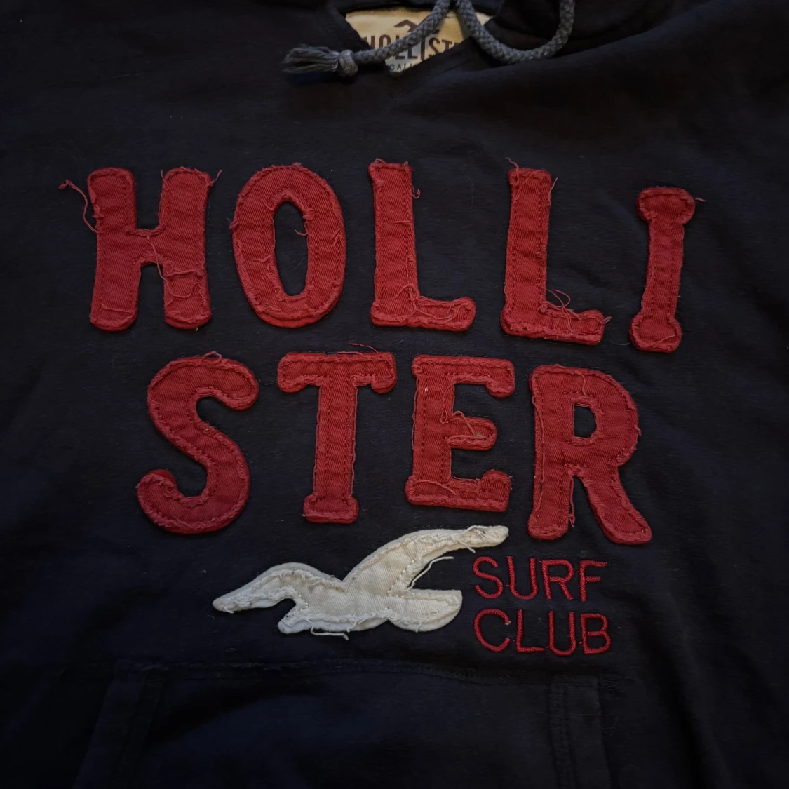 Mörkblå hoodie från hollister - 2
