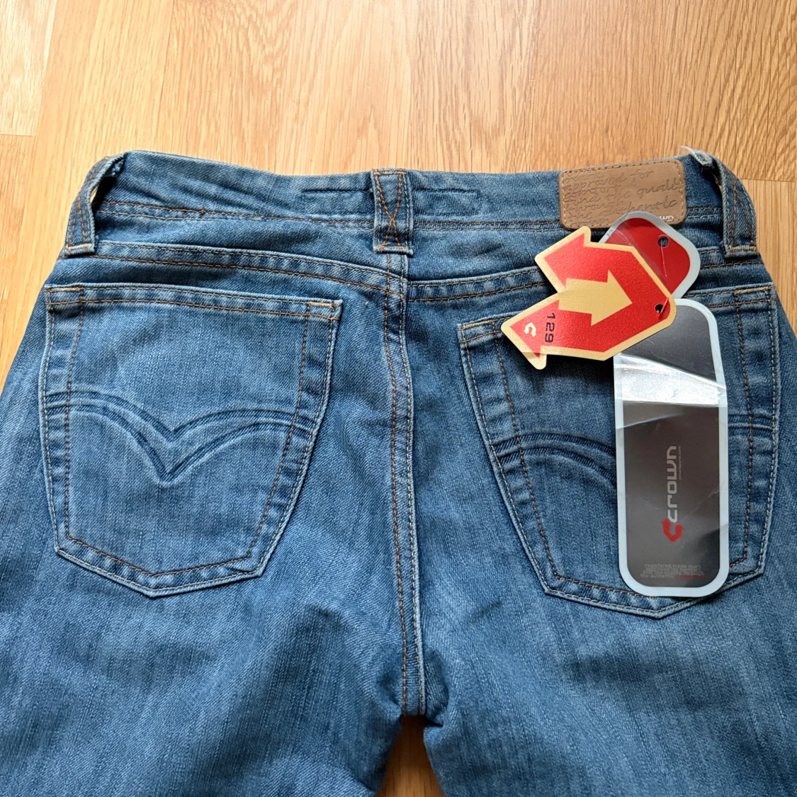 Flare jeans från Crown nyskick  - 3