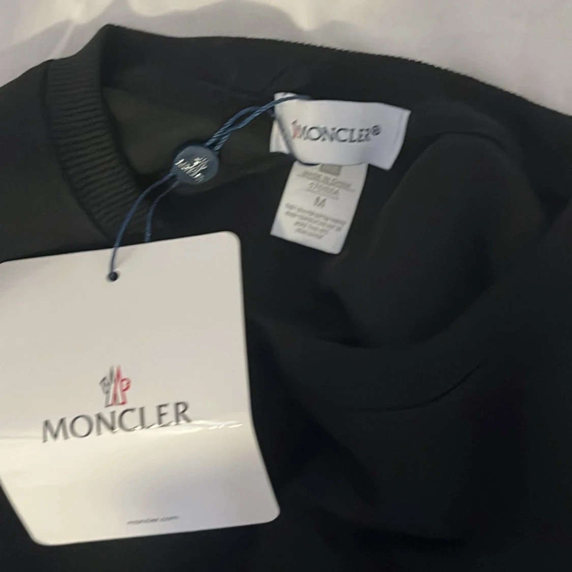 Två olika tröjor från moncler - 2