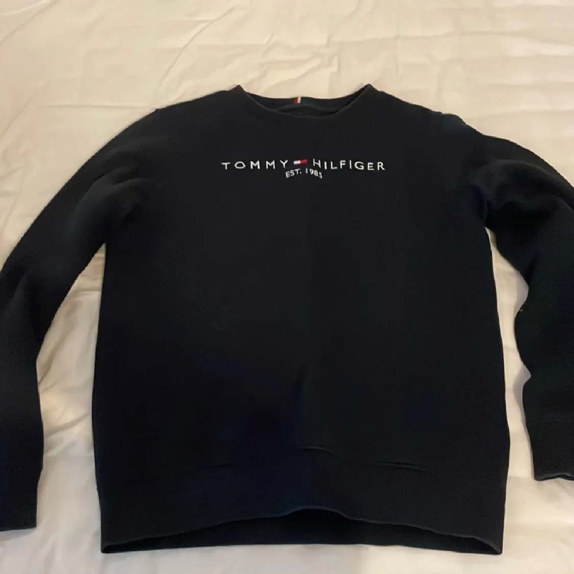 Mörkblå Tommy Hilfiger sweatshirt - 1