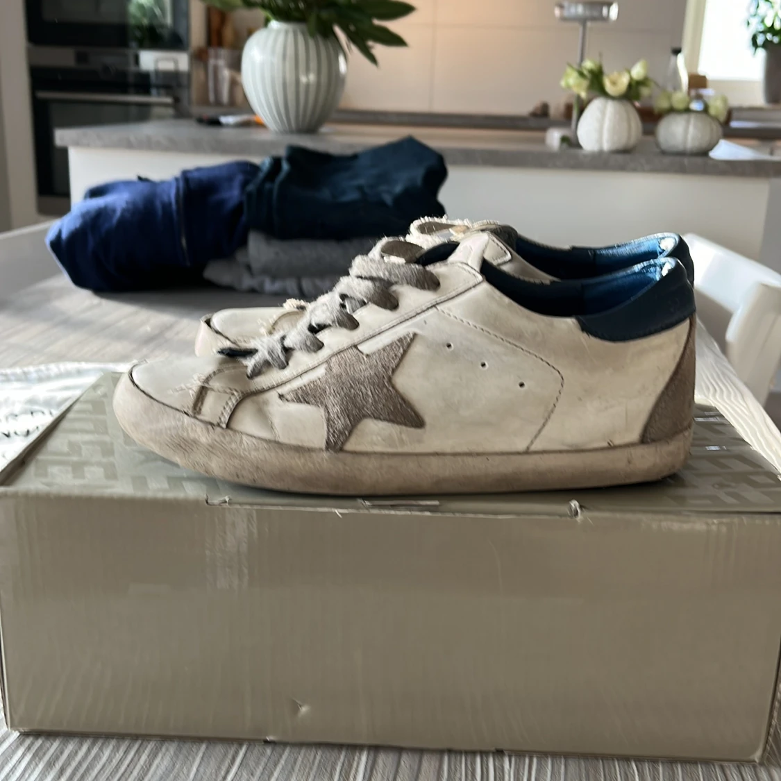 Golden Goose Superstar sneakers vit/grå