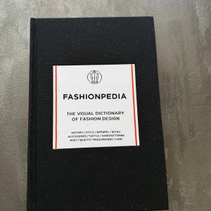 Fashionpedia: The Visual Dictionary of Fashion Design - Oanvänt.