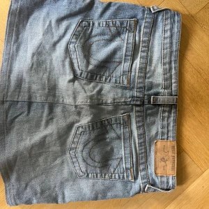 True religion kjol! - Super fin jeans kjol från true religion! Tyvärr passade den inte mig men den är jätte gullig och fin! ❤️❤️