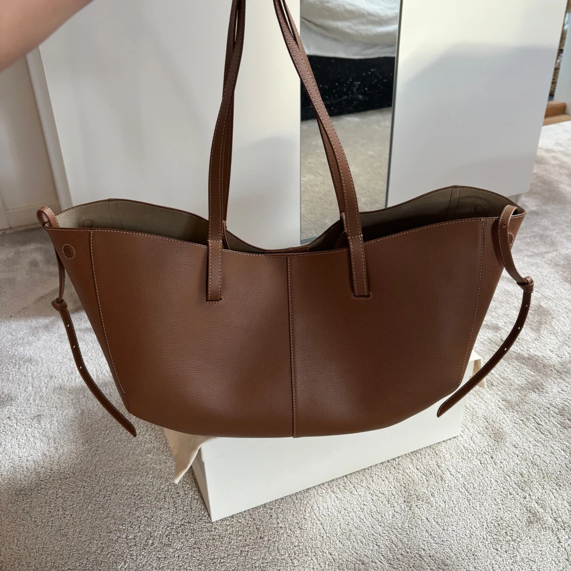 Brun axelväska från Polène i skinn - 1