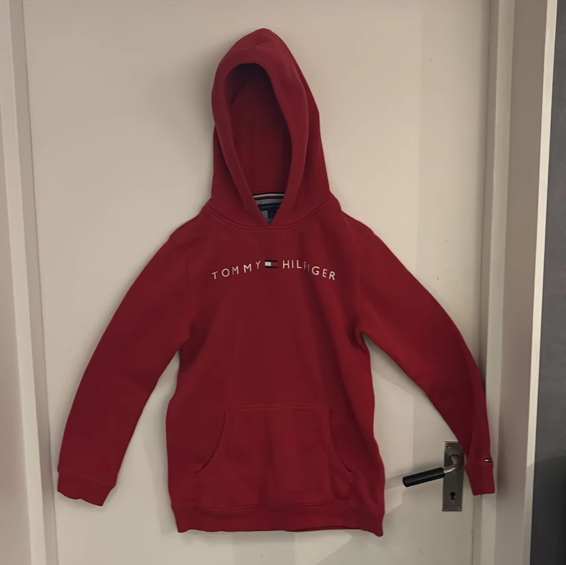 Röd hoodie Tommy Hilfiger XL
