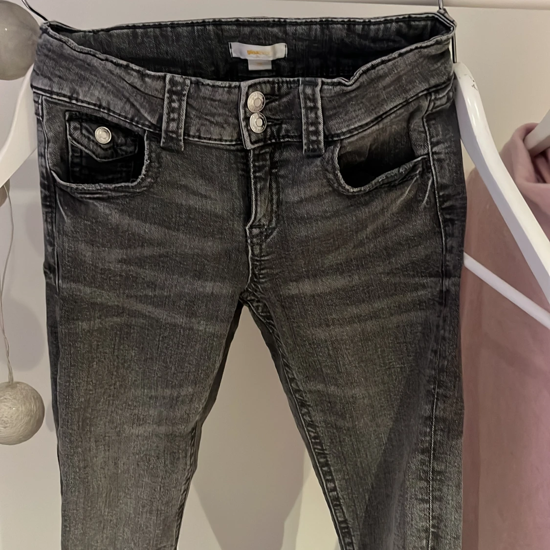 Grå jeans från Gina Tricot, storlek 158