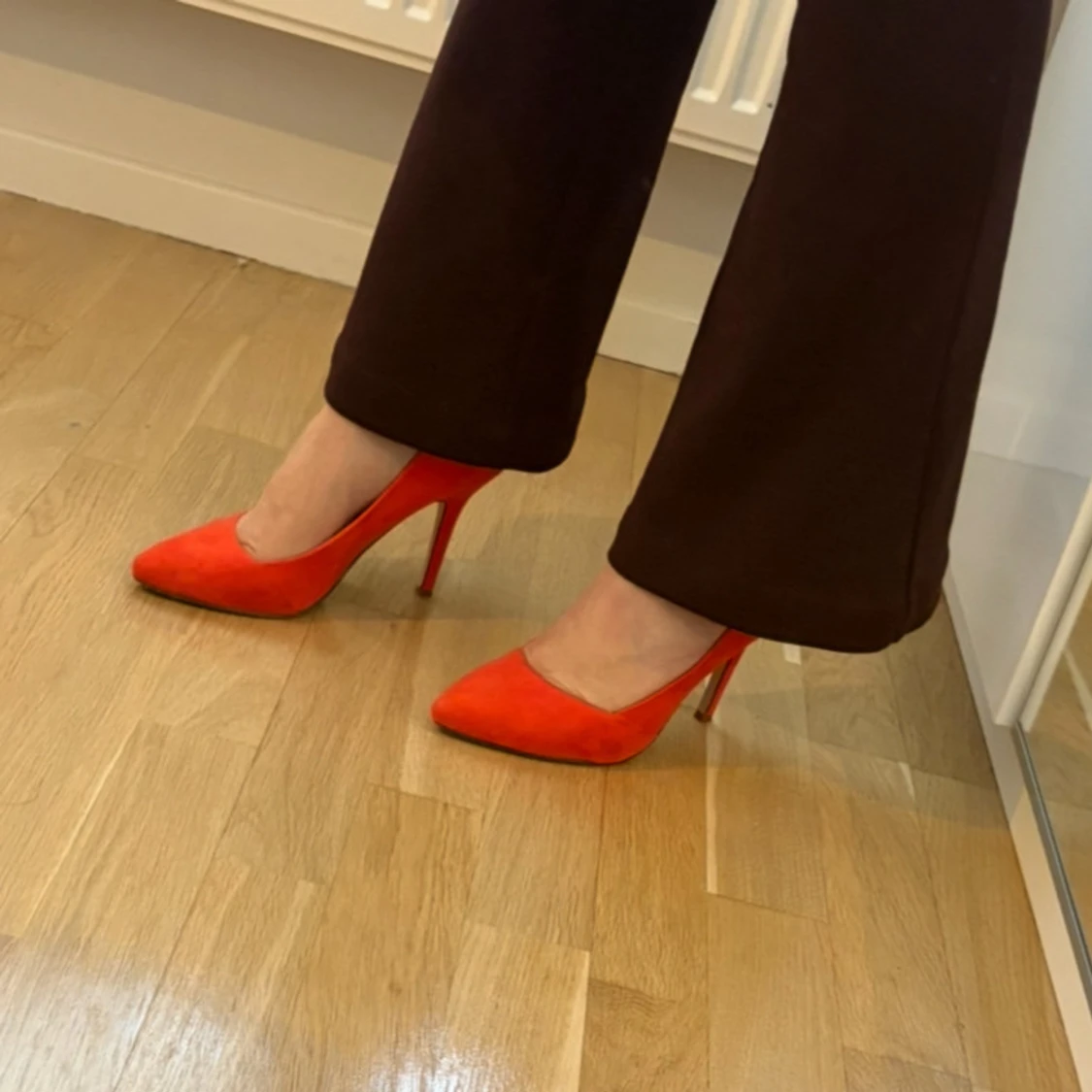 Röda mockapumps från Bianco - 3