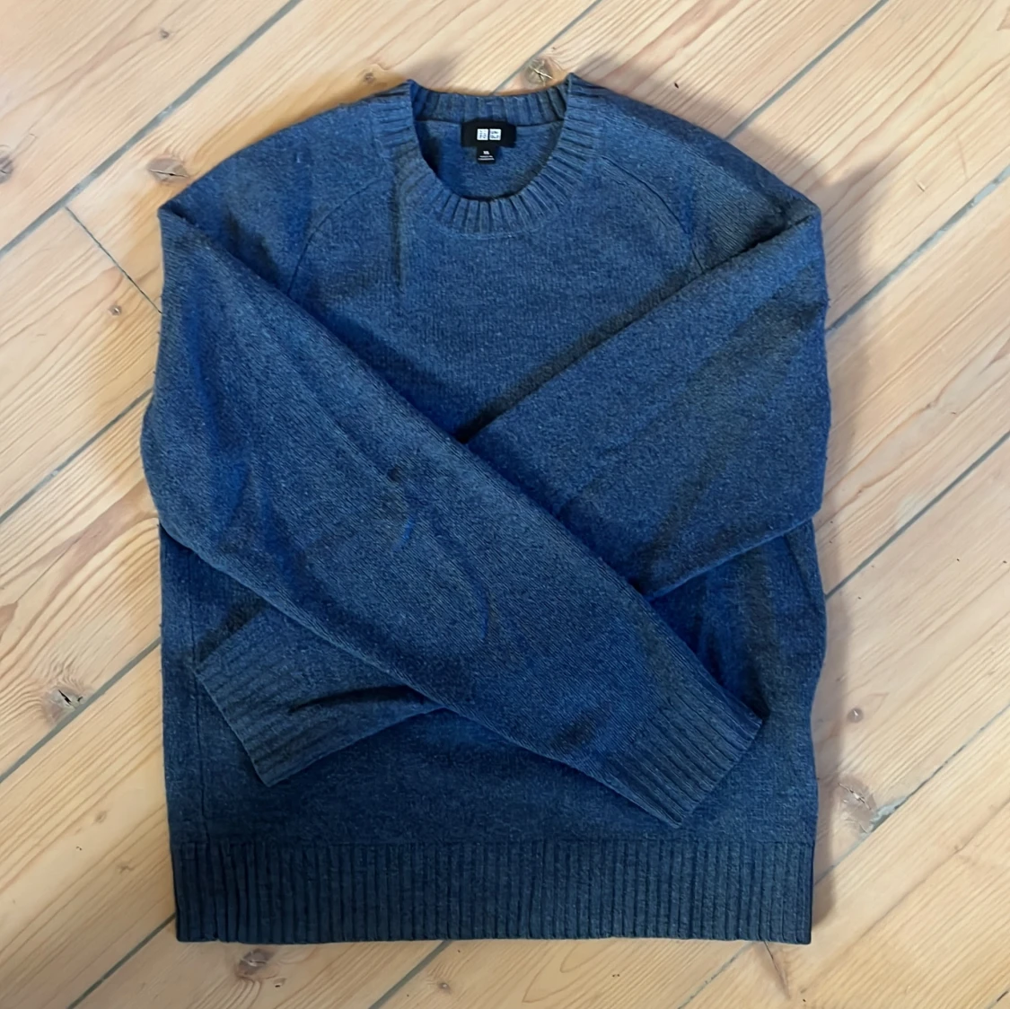 Blå stickad tröja från Uniqlo XS