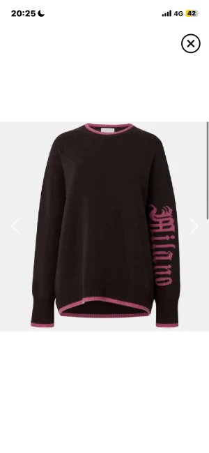 SÖKER - Söker en Natalie shuterman tröja🩷 Helst i Milano, London eller Los Angeles. Skicka allt ni har!💕💕🥹🥹